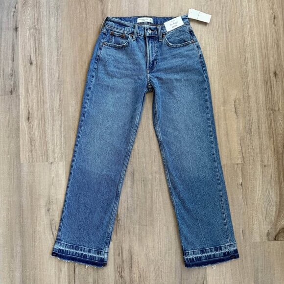 Abercrombie & Fitch The Baggy Low Rise Jean Women's Size 23 - Picture 2 of 6